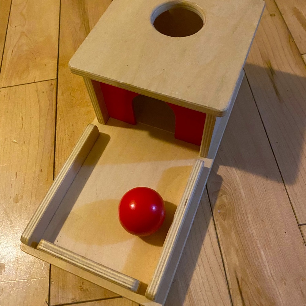 Montessori object permanence ball In perfect condition